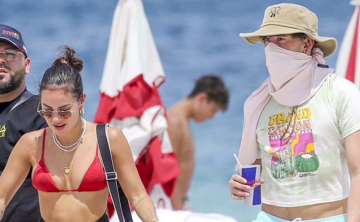 Bad Bunny y su novia, Gabriela Berlingeri, pasean por playas de Miami