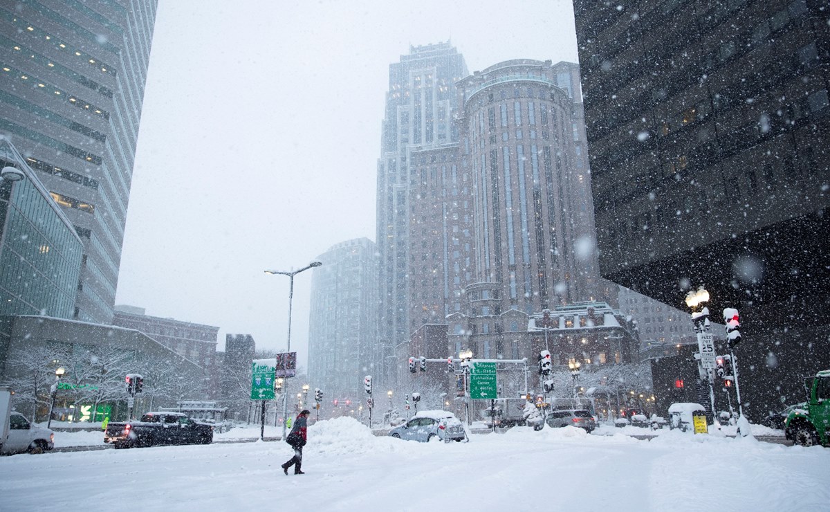 Ola de frío y nieve azota al noreste de EU; suspenden clases en 10 ciudades