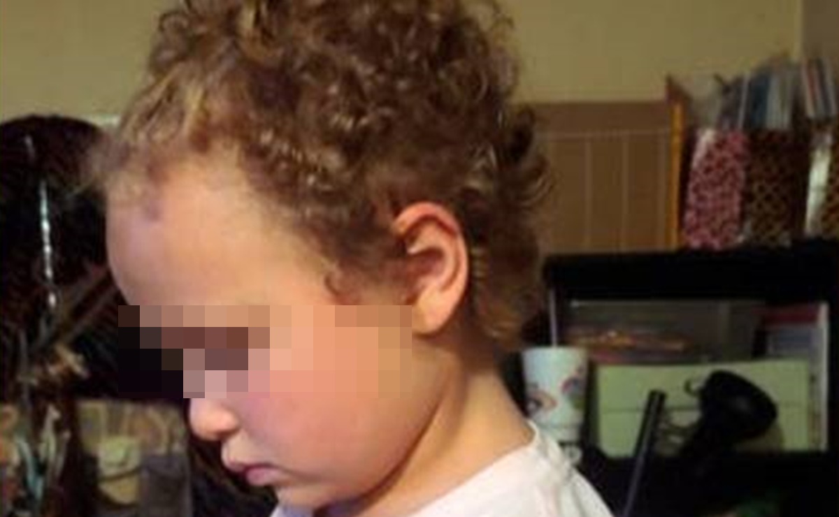 Demandan a maestra de Michigan por cortar cabello a niña
