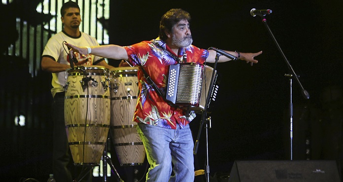 Murió Celso Piña, acordeonista y pionero del vallenato colombiano en México