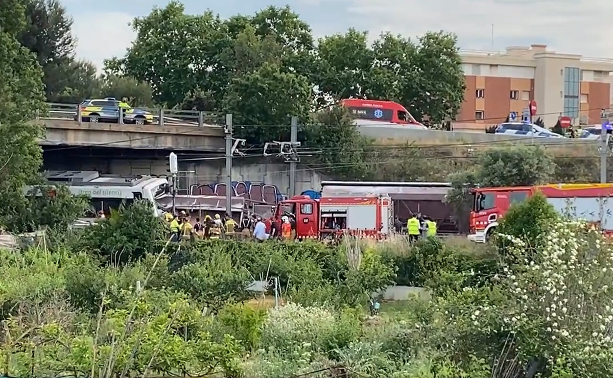 Videos. Choque de trenes en Cataluña deja un muerto y más de 80 heridos