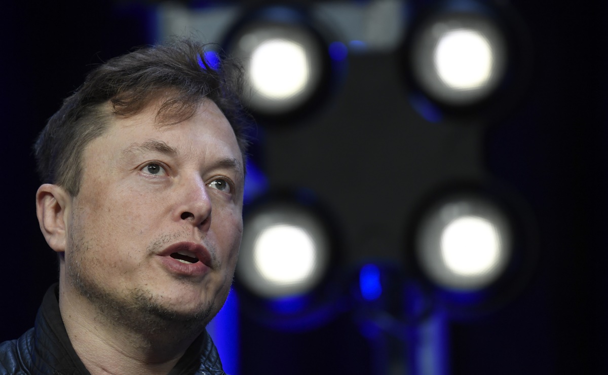 Elon Musk vende $5 mil millones de dólares en acciones de Tesla