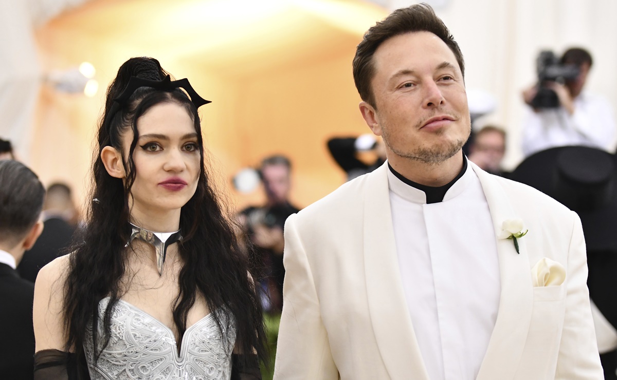 Elon Musk rechaza cirugía de orejas de elfo y colmillos de vampiro a Grimes