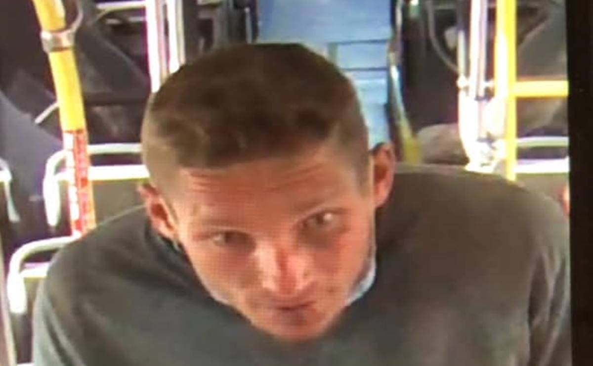 Buscan a hombre que estranguló a pasajera en autobús de Arizona