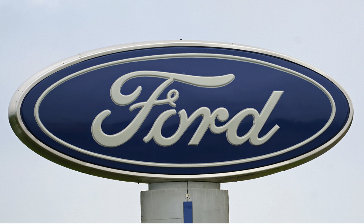 Ford llama a revisión a 350 mil autos por riesgo de incendio