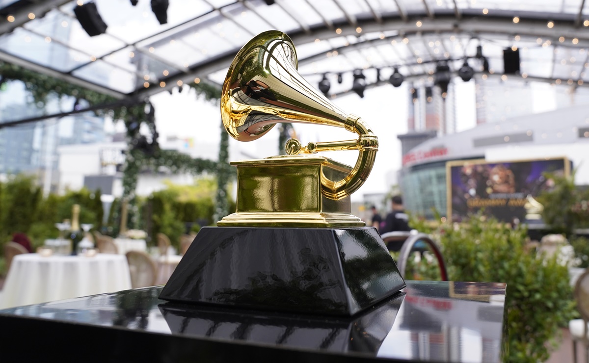 Posponen entrega de los Grammy 2022 por expansión de ómicron