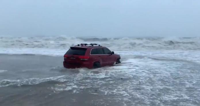 camioneta Jeep, huracán Dorian, Myrtle Beach, Carolina del Sur,