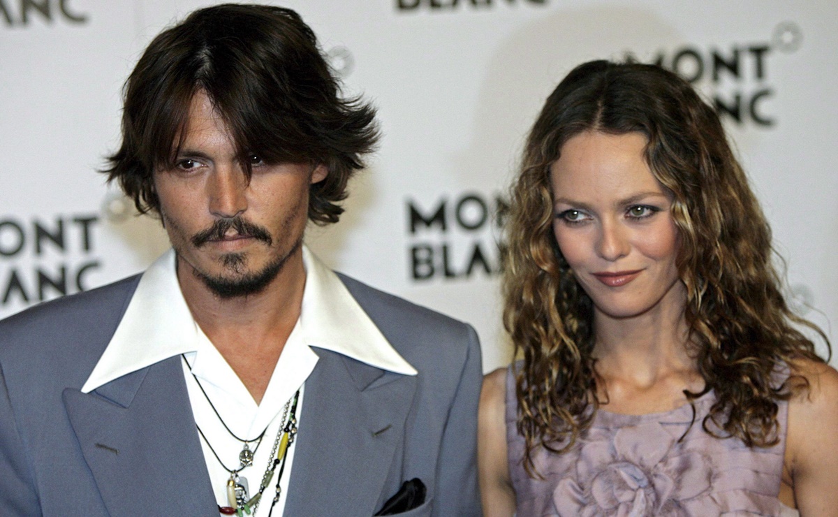 Johnny Depp mostró celos en relación con Vanessa Paradis, dice amigo del actor