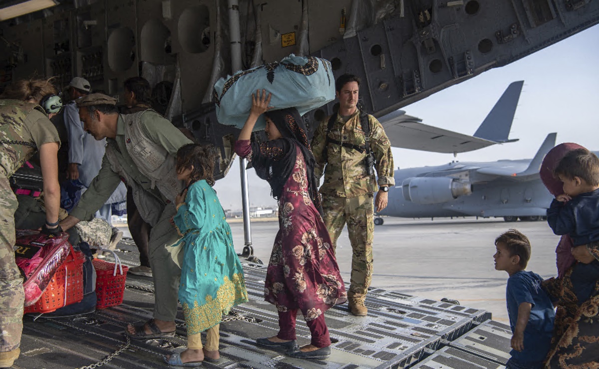 Evacuación en Kabul aún enfrenta amenazas creíbles, dice el Pentágono