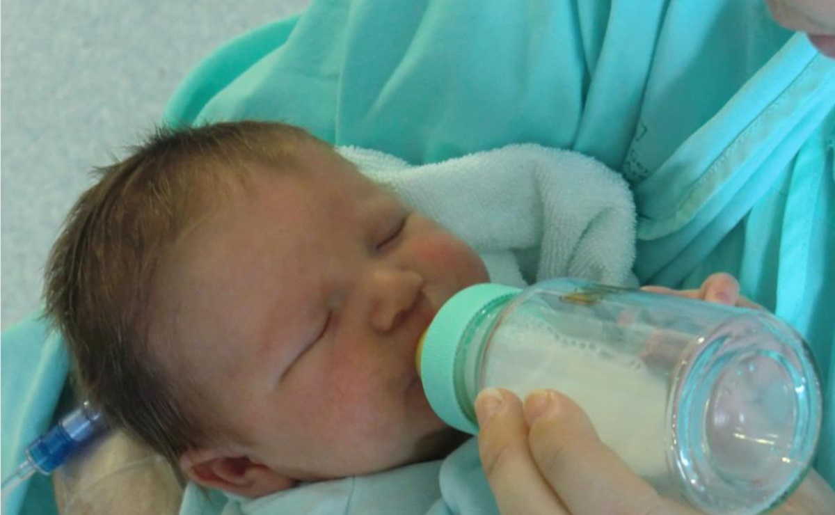 Desabasto de leche para bebés en EU pone en alerta a la Casa Blanca y alista plan