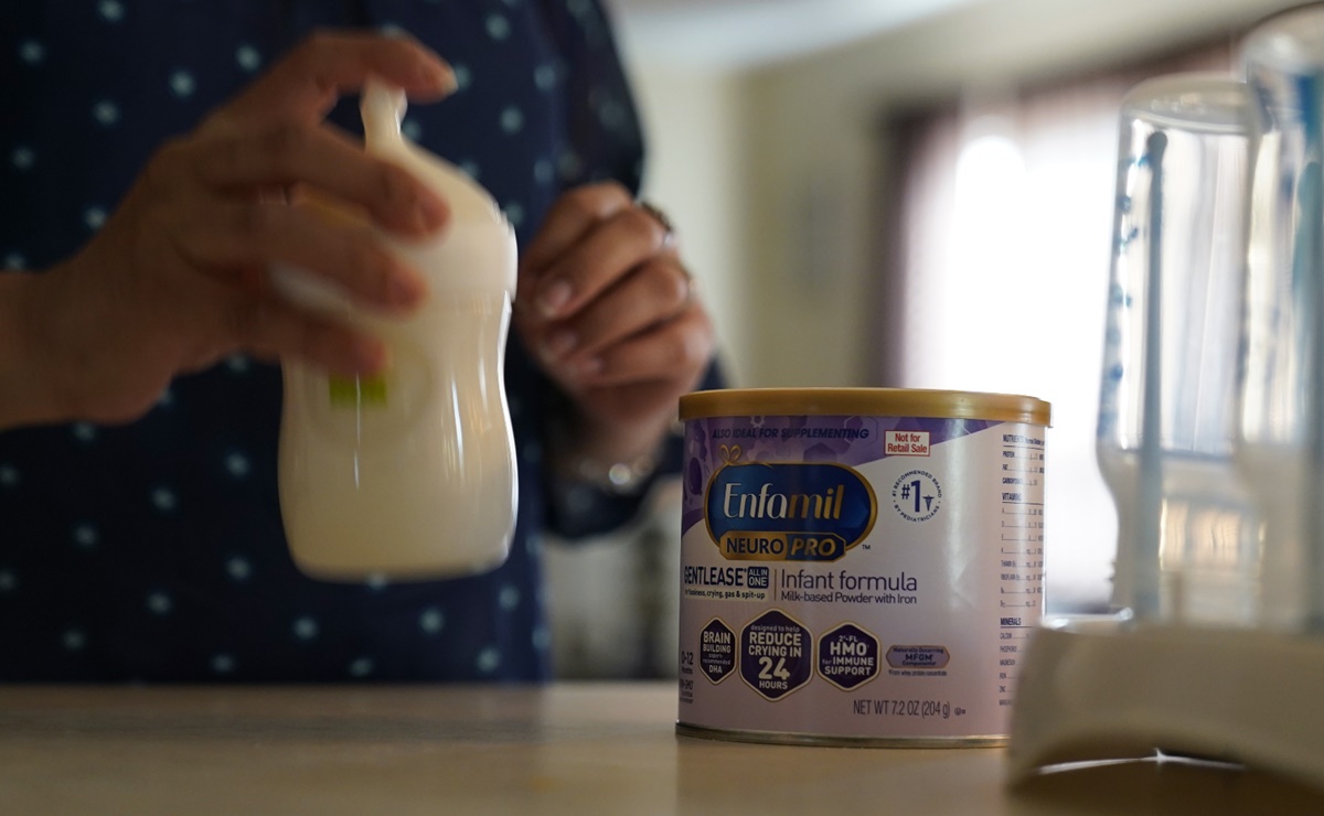 Desabasto de leche para bebés en Estados Unidos podría durar meses