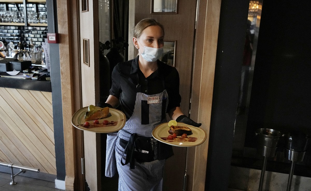 Restaurantes de California en crisis: meseros y cocineros no regresan a trabajar