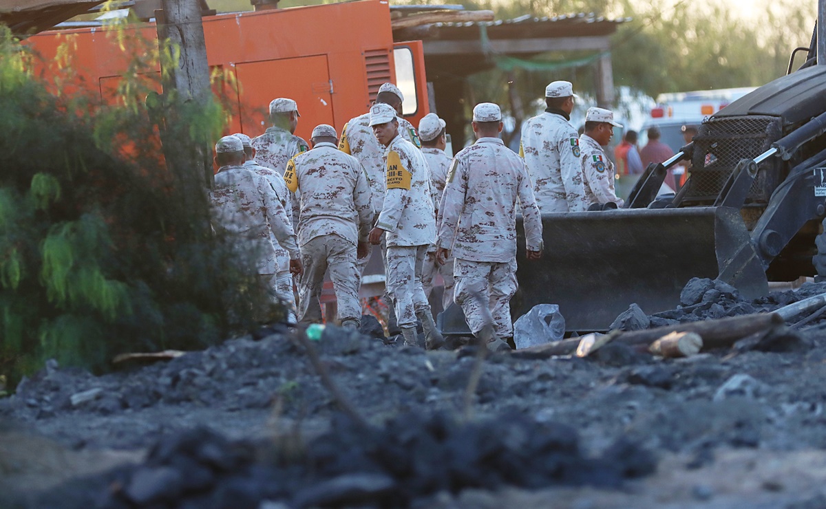 Lo que sabe de los 10 mineros atrapados en pozo de carbón en Sabinas, Coahuila