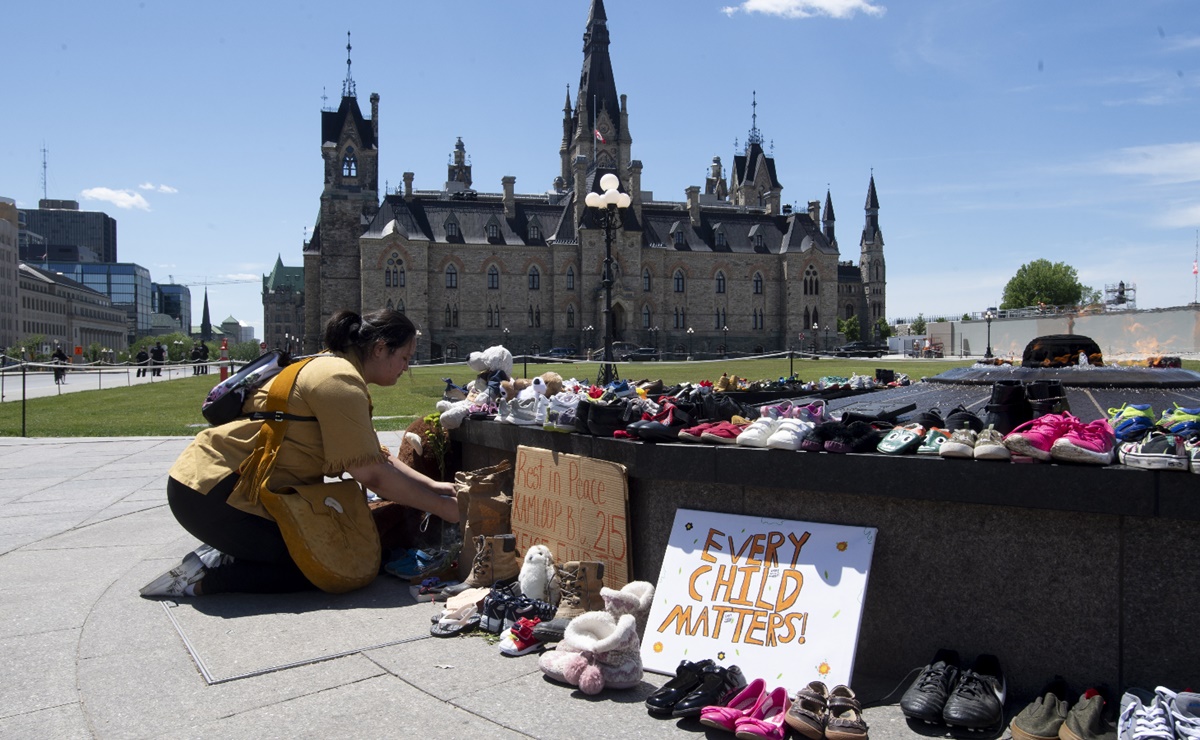 Trudeau pide a la Iglesia cooperar en caso de niños indígenas