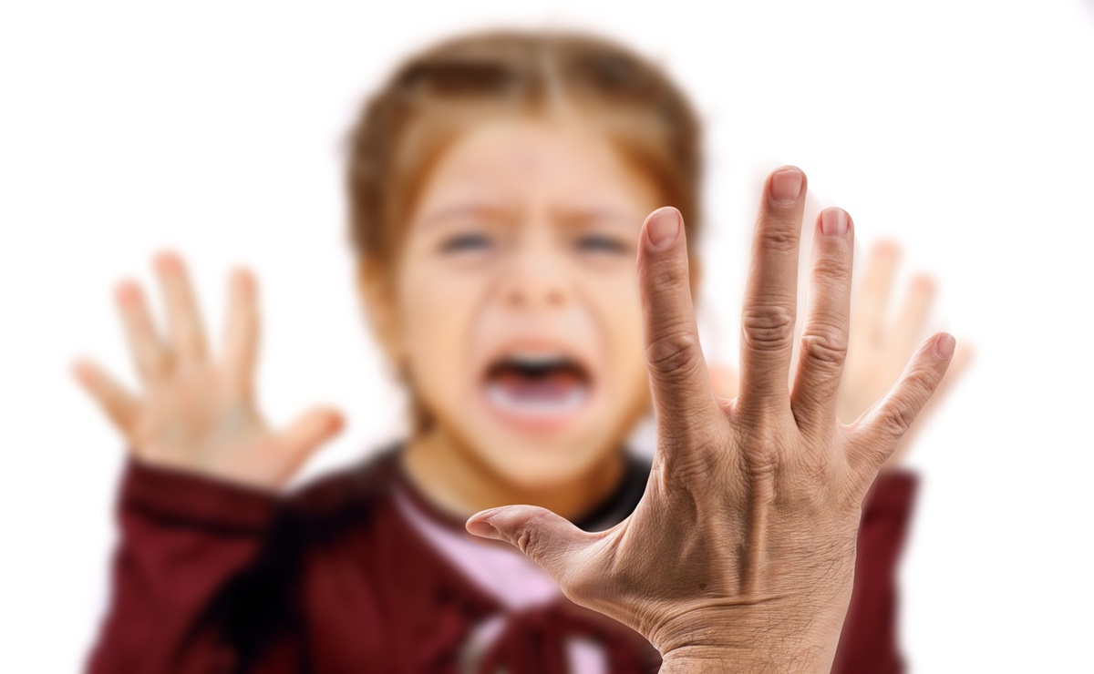5 maneras de identificar a un padre abusivo, según Cleveland Clinic