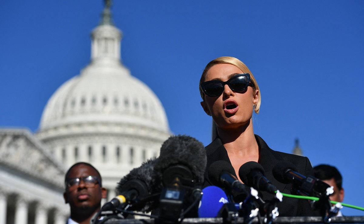 Paris Hilton urge al Congreso proteger a adolescentes detenidos