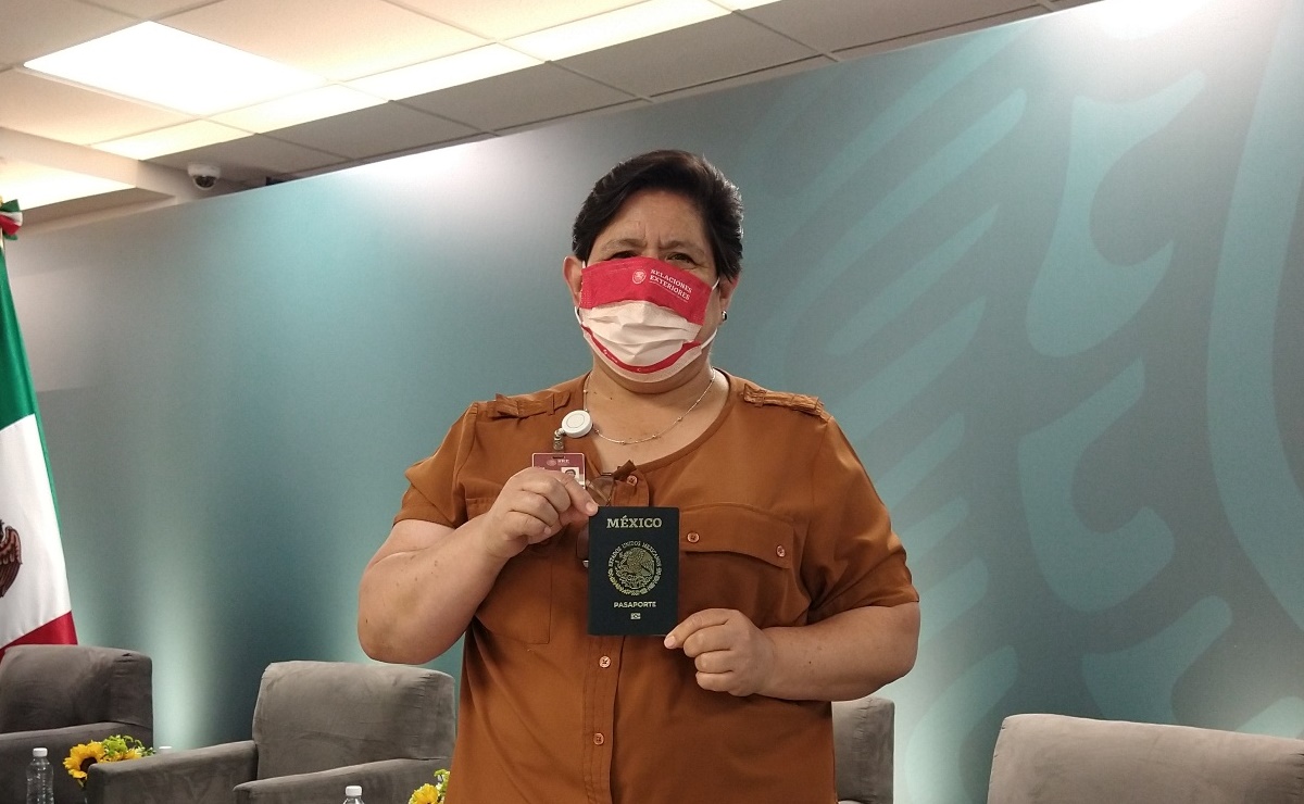 SRE inicia emisión del pasaporte electrónico