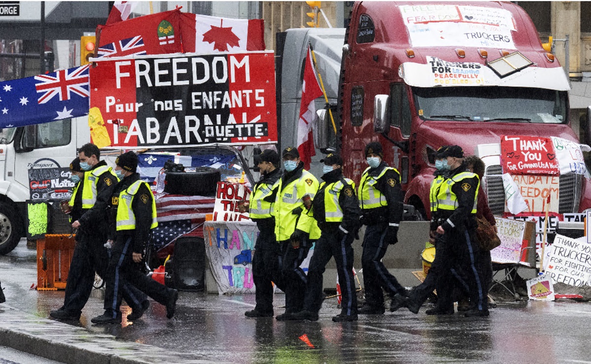 La Policía de Ottawa se prepara para disolver la protesta de los antivacunas