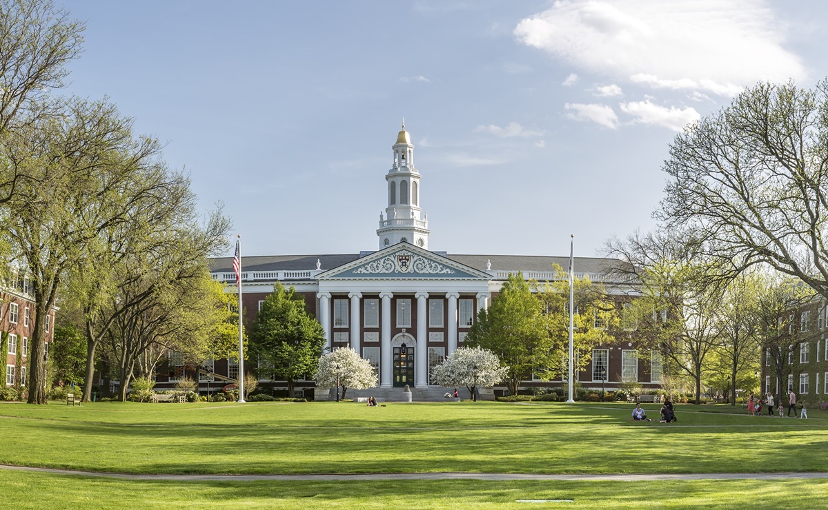 ¿Cuánto cuesta estudiar en la Universidad de Harvard (2022-2023)?