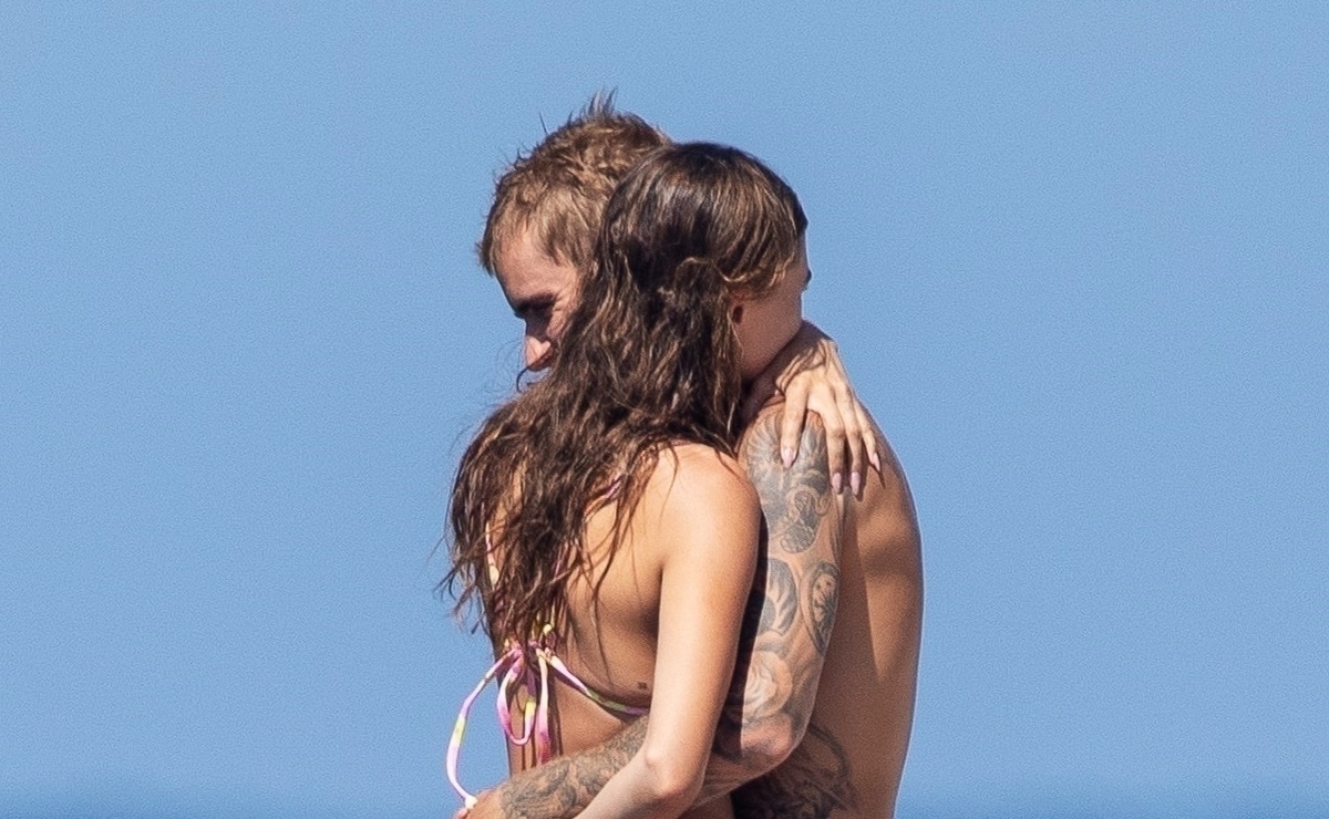Hailey presume 'bikini body’ y romance con Justin Bieber en México