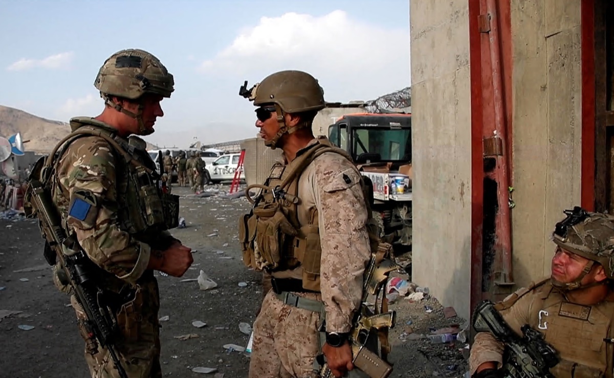 Estadounidenses y civiles, entre víctimas por explosión en aeropuerto de Kabul