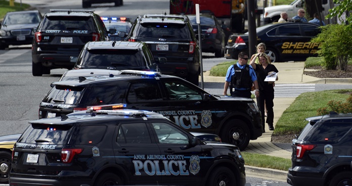 Reportan múltiples víctimas en tiroteo en una escuela de Tennessee