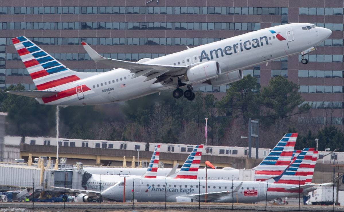 Hospitalizan a 8 personas por turbulencia en vuelo de American Airlines