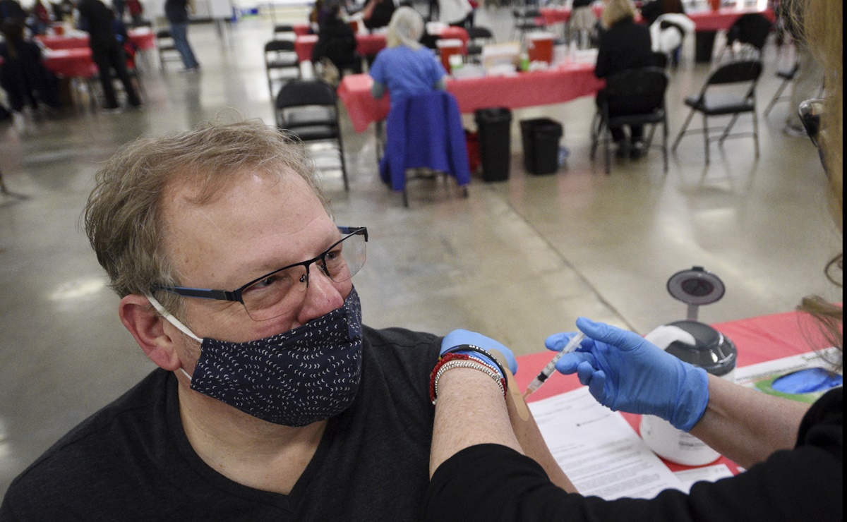 Ohio sorteará 1 millón de dólares semanal entre las personas que se vacunen