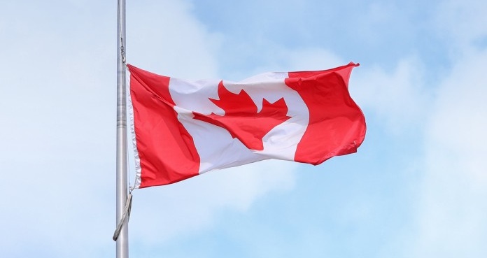 bandera de Canadá, trabajo en Canadá, empleo en Canadá, 