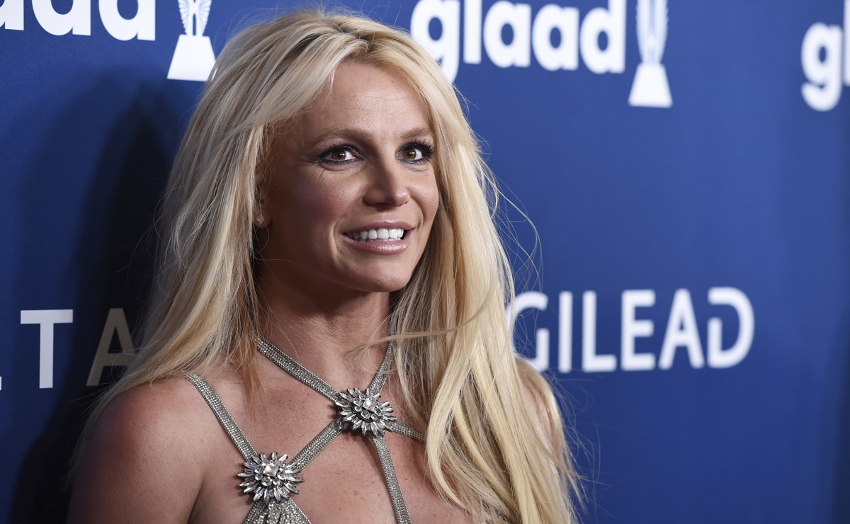 Fans envían policías a casa de Britney Spears después de que ella eliminara su Instagram
