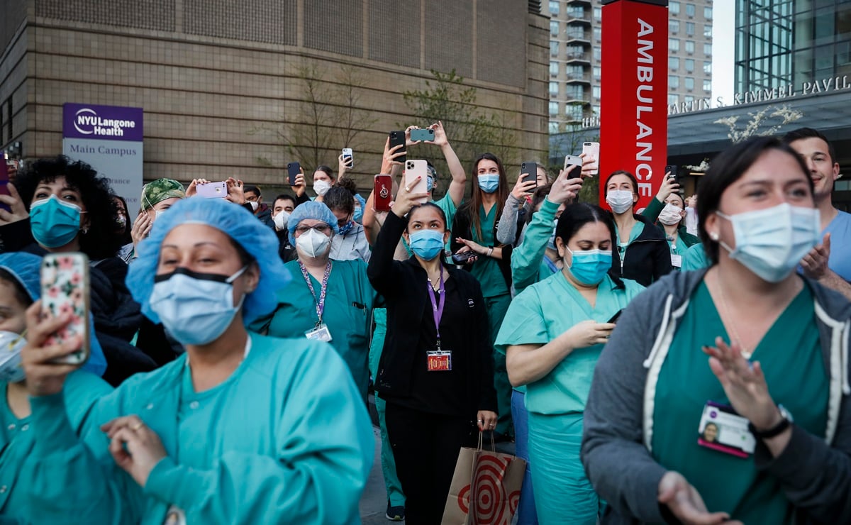 Enfermeras de Nueva York amenazan con ir a la huelga