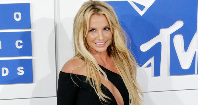 Britney Spears, sexy, top deportivo, rutina de ejercicio,