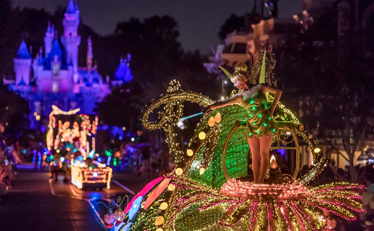 Espect&aacute;culos, festivales y sorpresas que llegan a Disneyland en 2022
