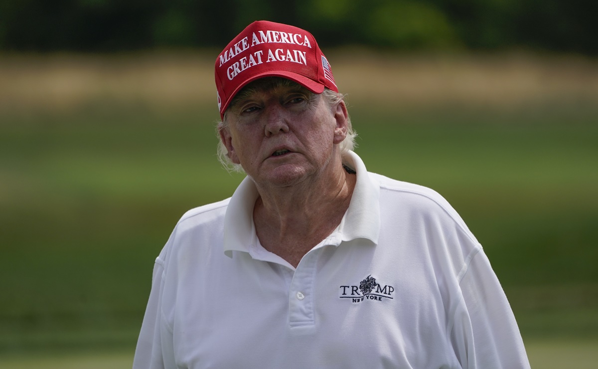 Trump pone en duda la autor&iacute;a del 11S en torneo de golf que financia A. Saud&iacute;