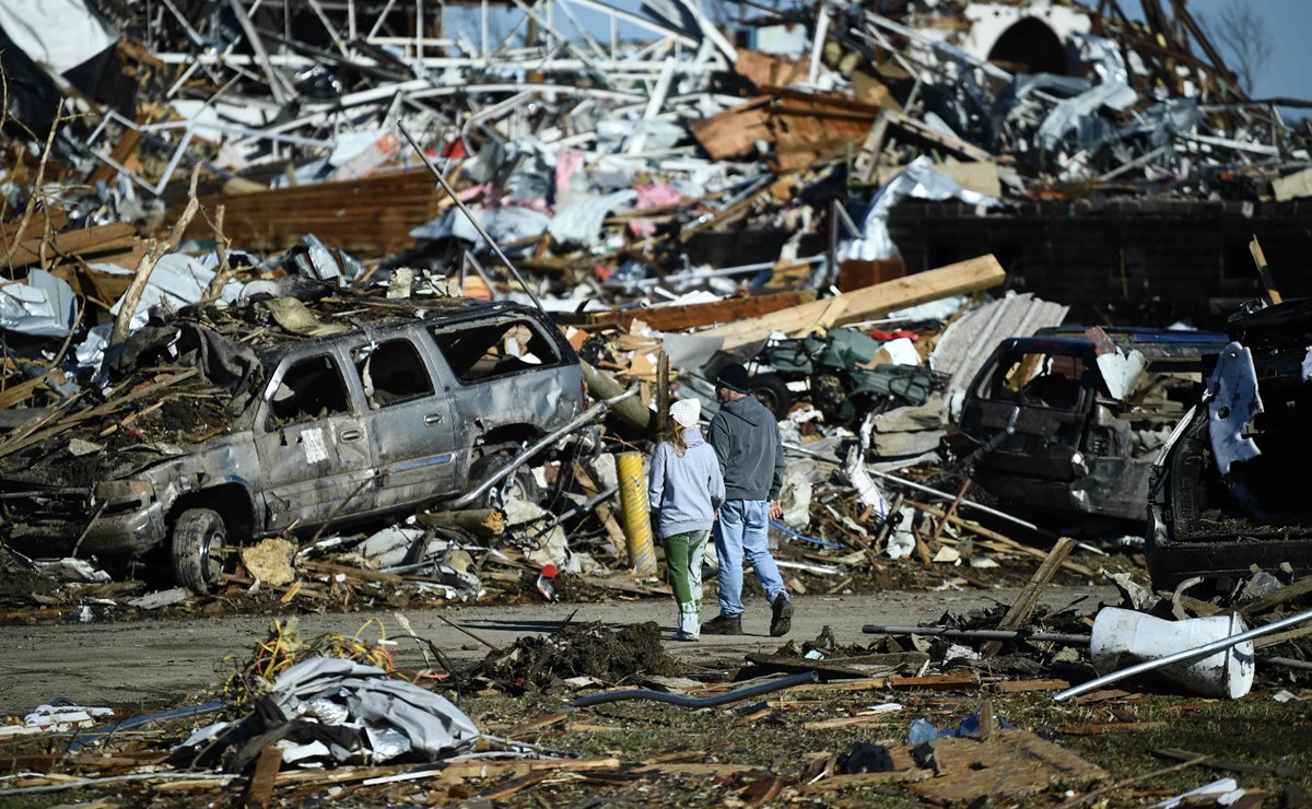 Suman 78 muertos por el paso de tornados en Estados Unidos