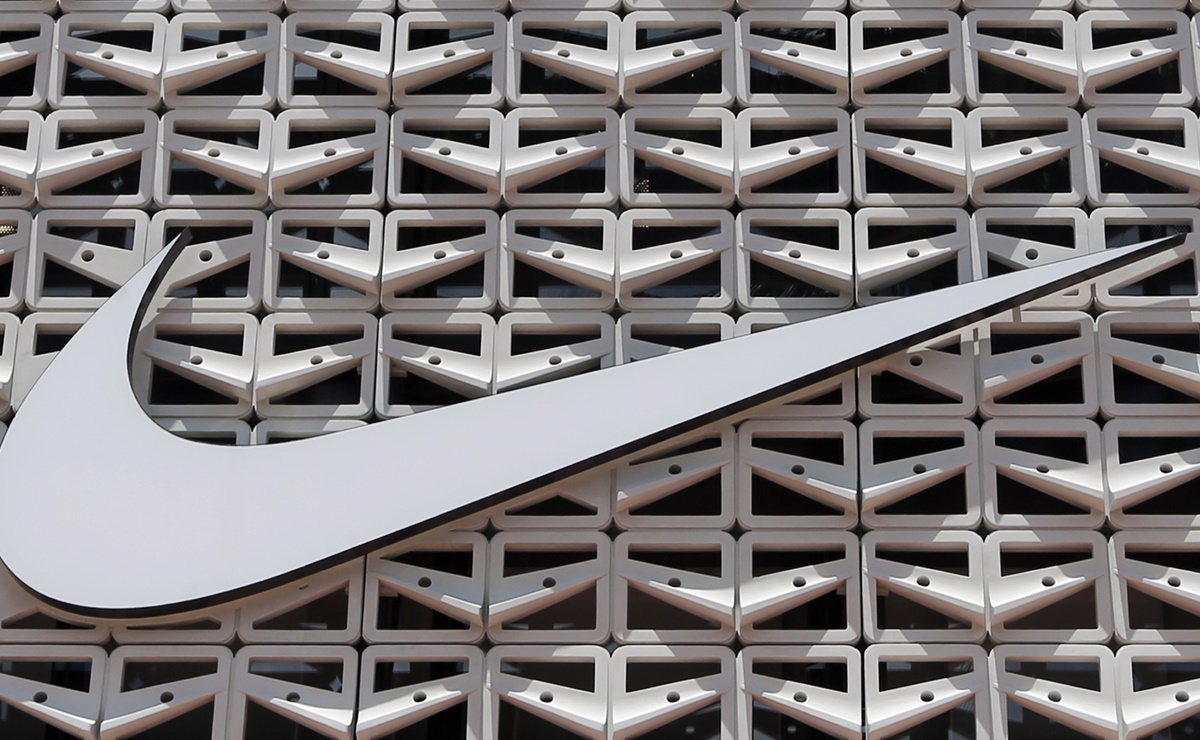 Nike se suma a otras firmas que se retiran de Rusia