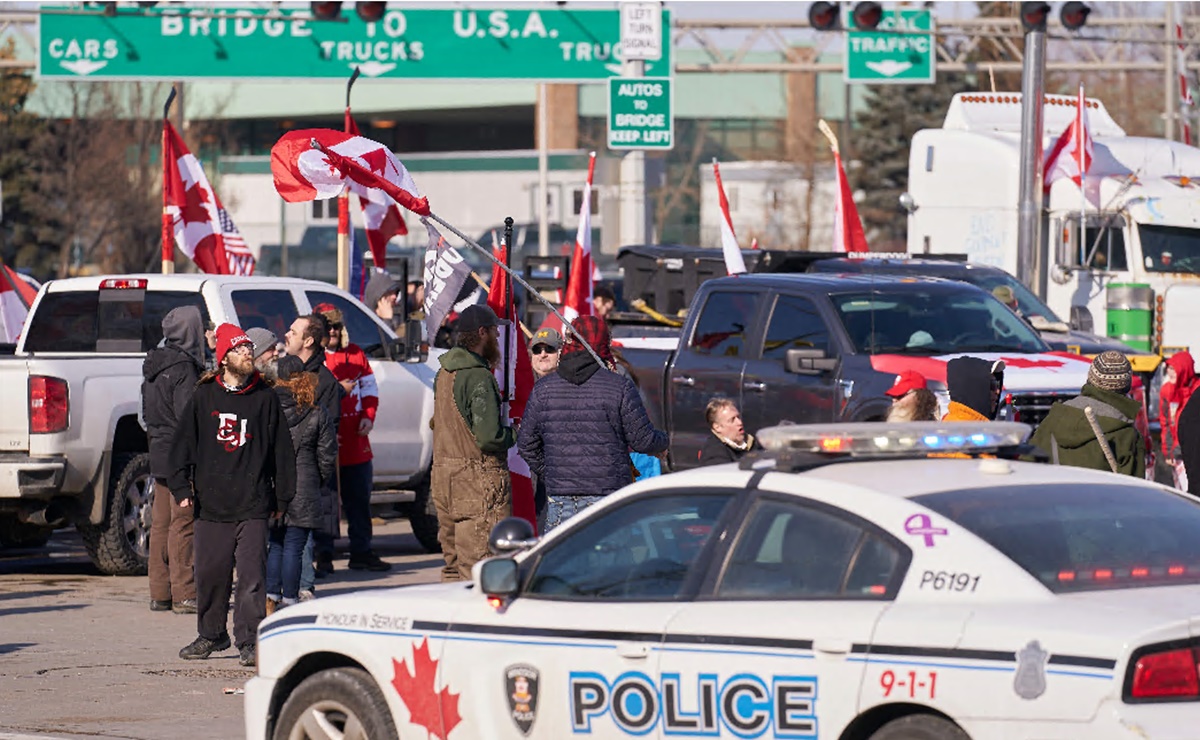 Video. Manifestantes antivacunas obstaculizan el aeropuerto de Ottawa