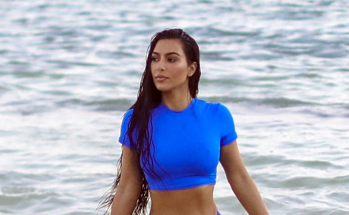Kim Kardashian y el bikini azul 'de infarto' que luci&oacute; en el Caribe