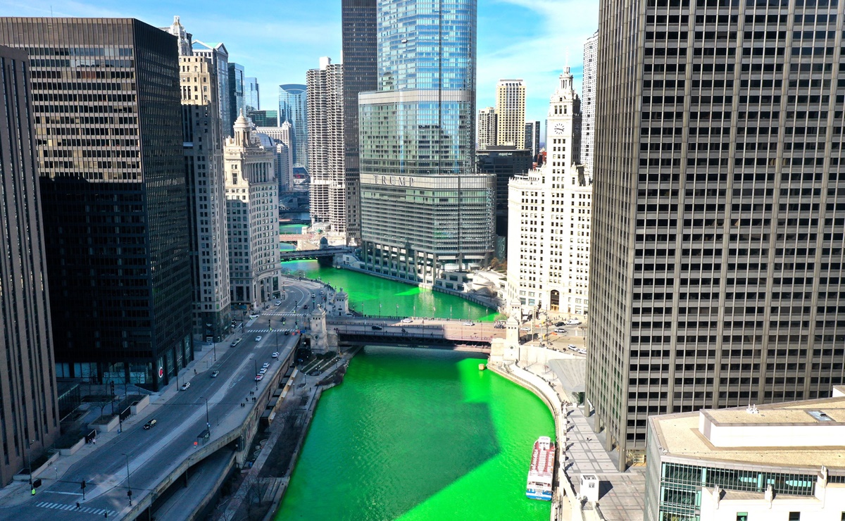 R&iacute;o Chicago te&ntilde;ido de verde