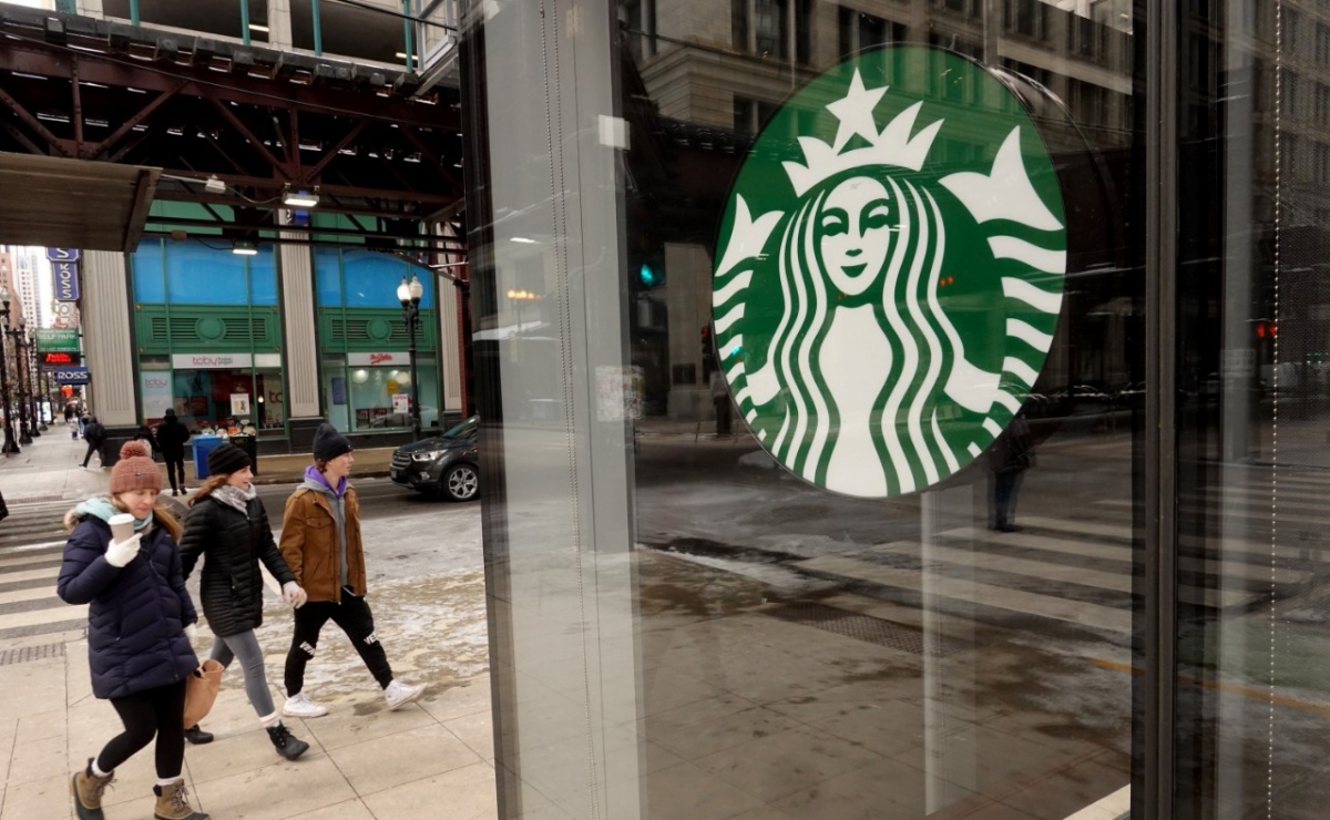 Starbucks se deshace de pol&iacute;ticas de vacunaci&oacute;n para empleados