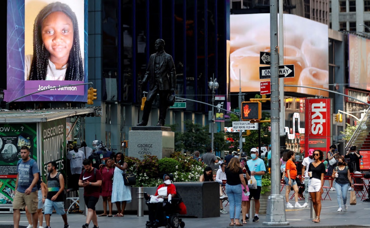 La polic&iacute;a evac&uacute;a parte de Times Square por un paquete sospechoso