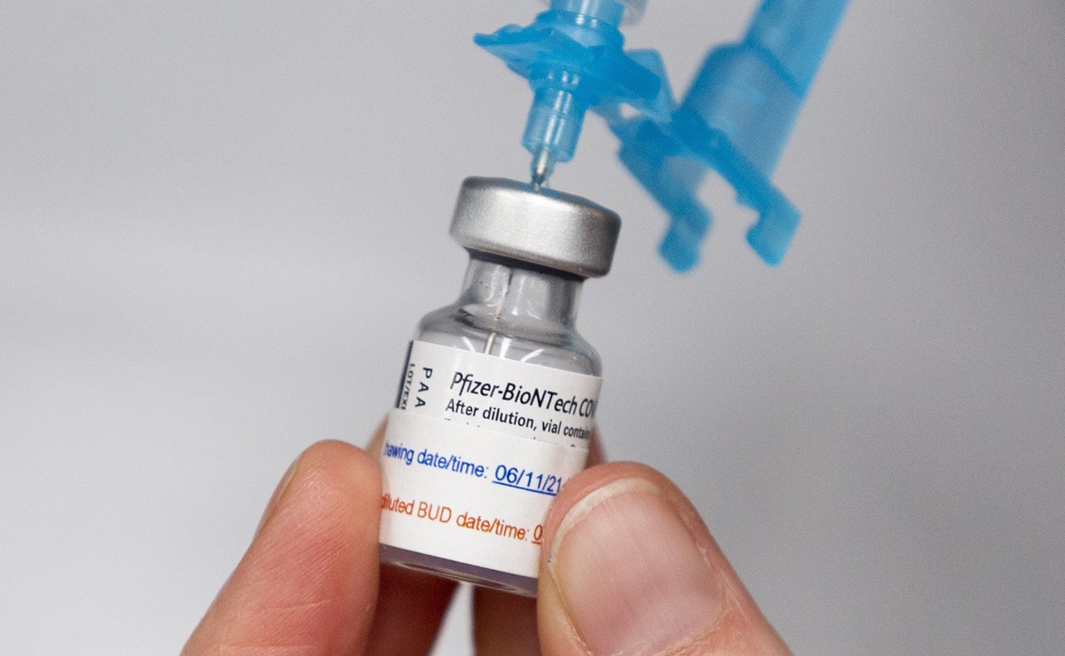 Vacunas de Pfizer y Moderna protegen hasta tres a&ntilde;os contra Covid grave
