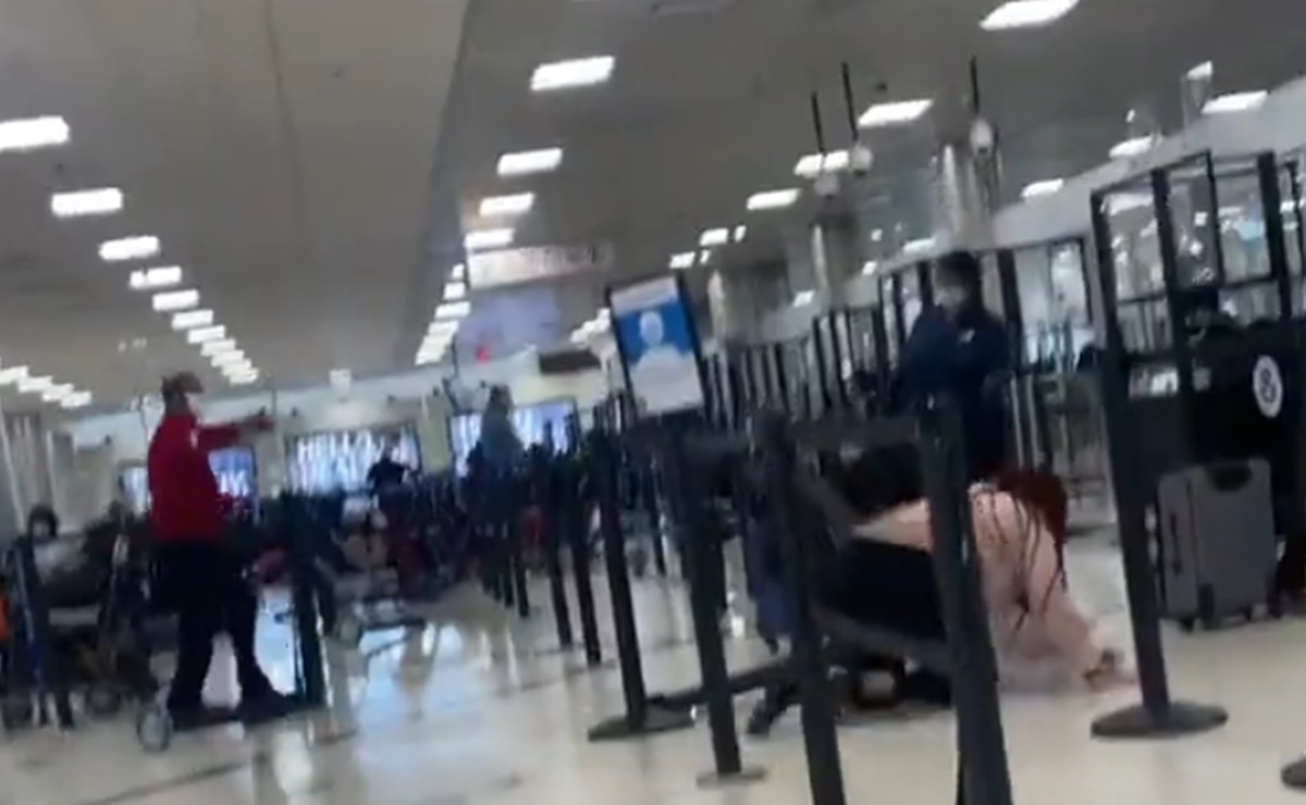 Pasajero desata caos en aeropuerto de Atlanta al disparar arma por accidente