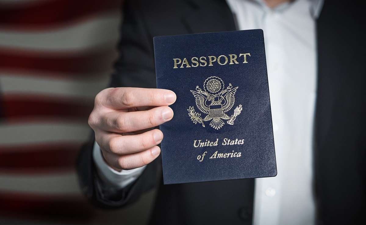 Extienden tres meses la validez de pasaporte estadounidense para retornos