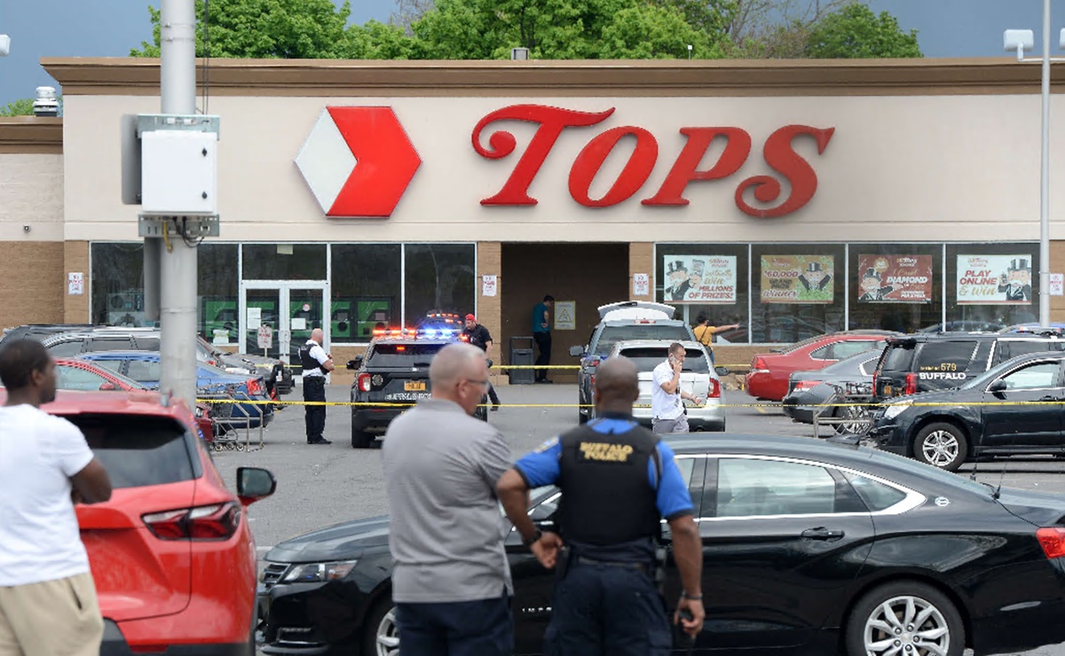 Tiroteo masivo en supermercado de Buffalo deja 10 muertos