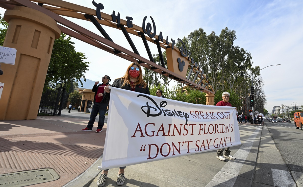 Disney deja de donar a políticos en plena polémica con gobernador de Florida